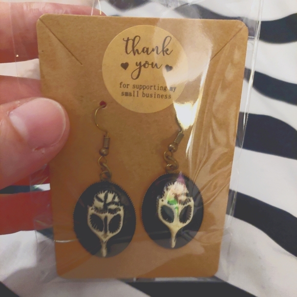 Bird Skull Earrings - Picture 3 of 3